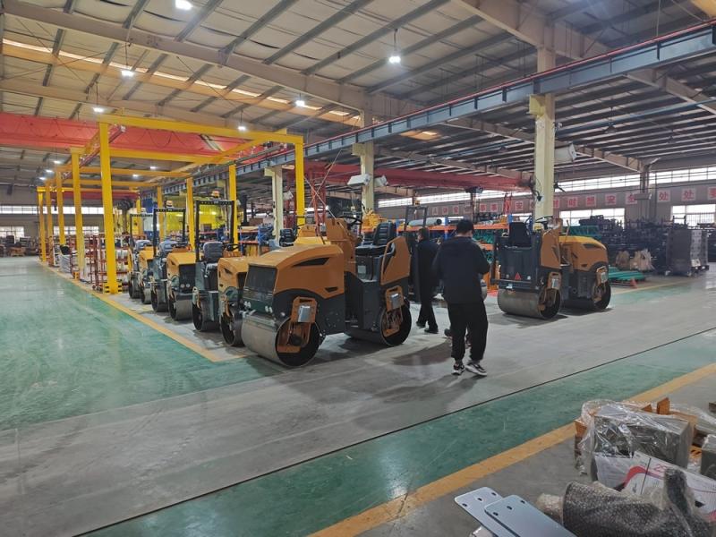 小型壓路機價格不能盲從，先把知識來學(xué)起！